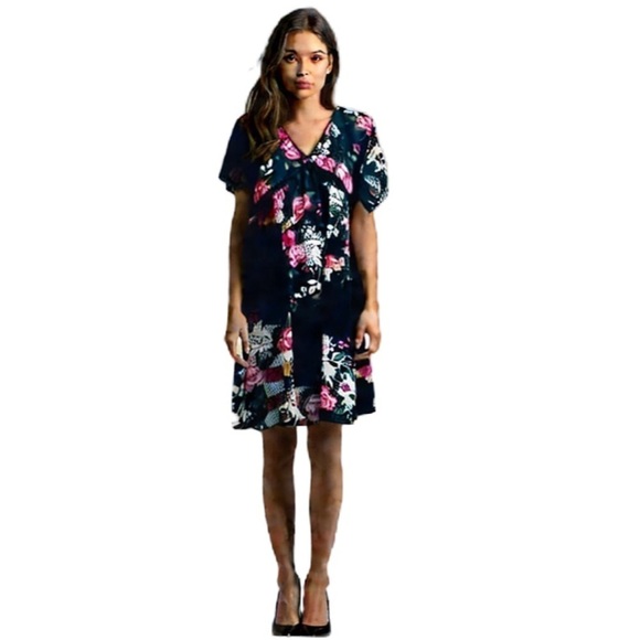 Umgee‎ Floral Crochet Dress Size Medium - Picture 1 of 15